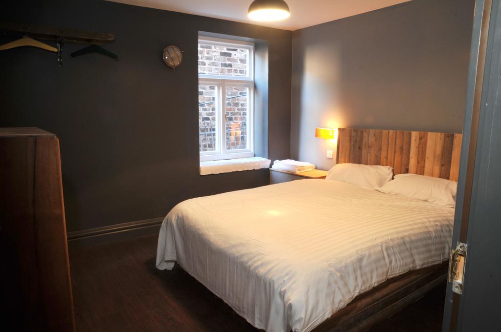 Le Bateau Aparthotel Liverpool Bilik gambar